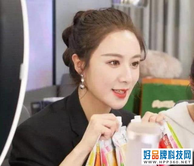 李佳琦拖垮经济?直播带货的火热,意味着经济衰退即将来临