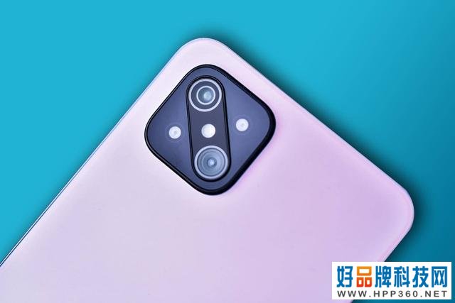 从2499元跌至1999元，后置四摄的5G手机已跌至千元档