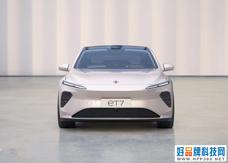 蔚来ET7正式亮相 售价44.8万元起 续航超1000KM
