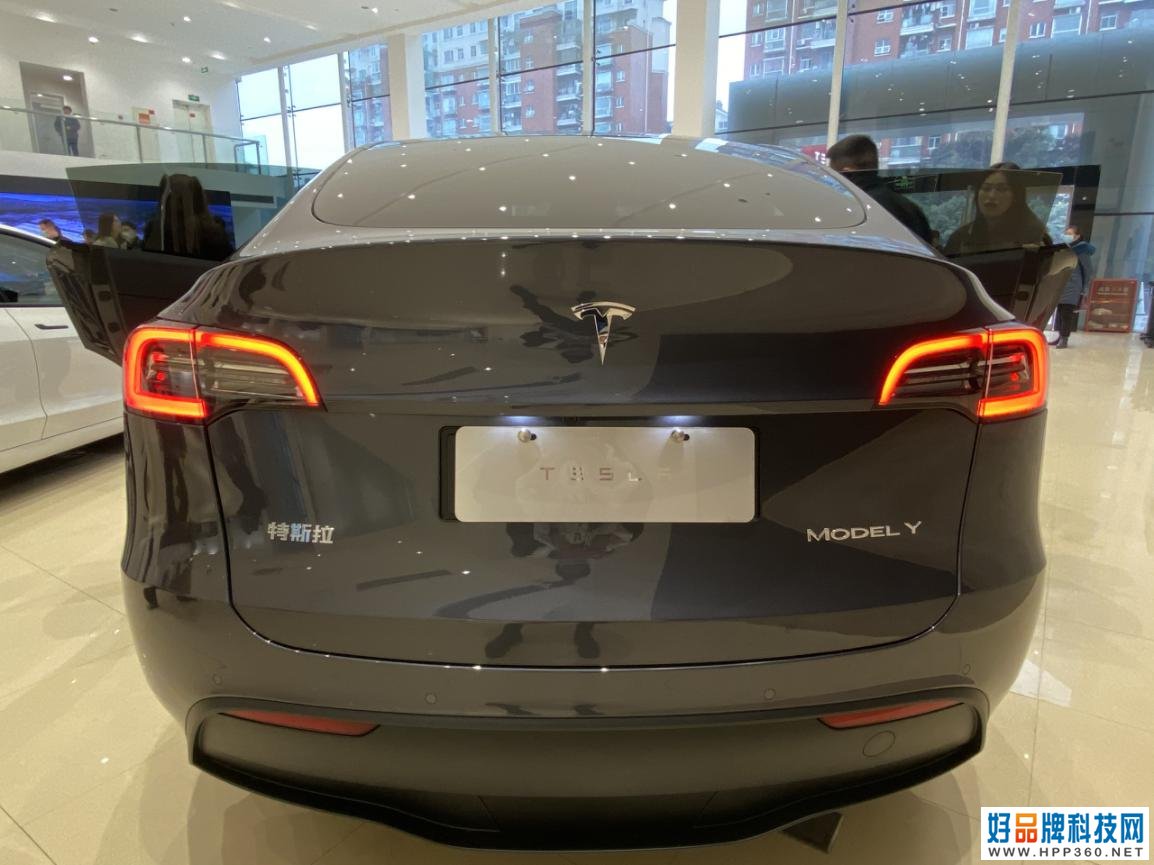 实探特斯拉Model Y|降维打击实在厉害，到店人数骤然陡增