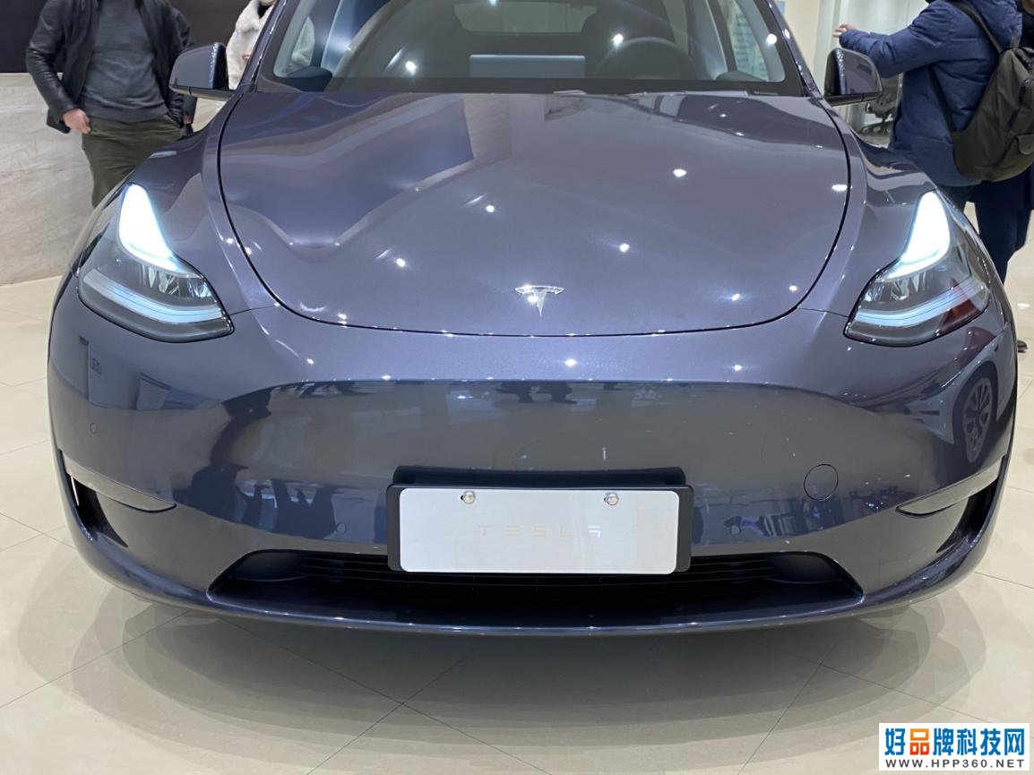 实探特斯拉Model Y|降维打击实在厉害，到店人数骤然陡增