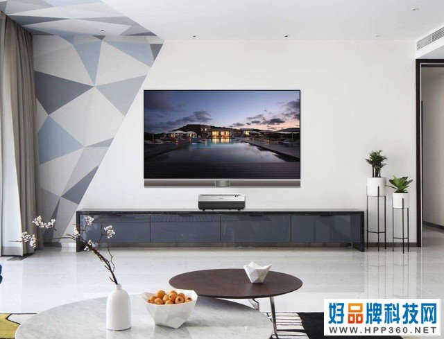 标配4K销量大涨 2018激光电视市场展望 