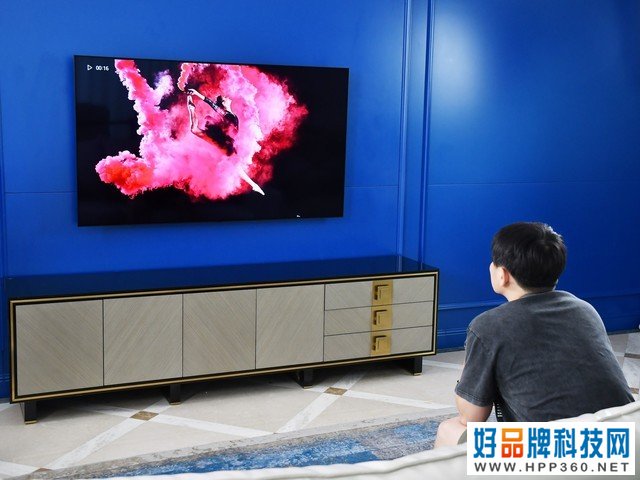 导演陈龙体验LG OLED电视：上手便被种草 