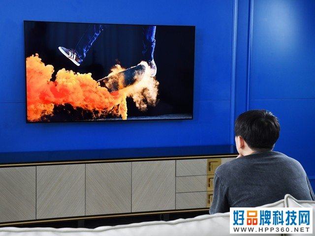 导演陈龙体验LG OLED电视：上手便被种草 