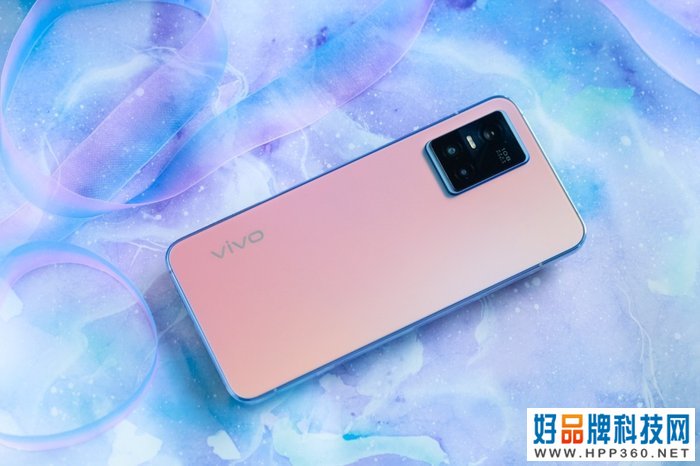 自拍新体验：最自然的自己有多好看？vivo S10 Pro上手简评