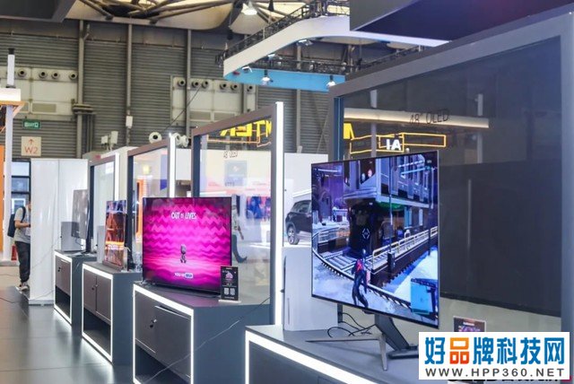 OLED自发光屏亮相UDE2021,观众：OLED玩的爽，看的更爽！ 