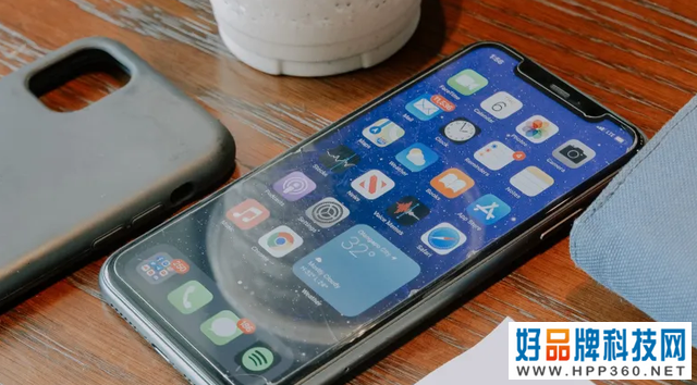 终于知道为什么懂行的人买iPhone 12，都会选256GB版本了