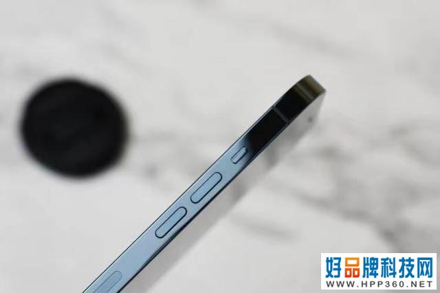终于知道为什么懂行的人买iPhone 12，都会选256GB版本了