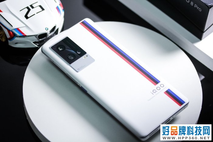 简评：“有效”手机到底如何？iQOO 8 Pro“有话说”