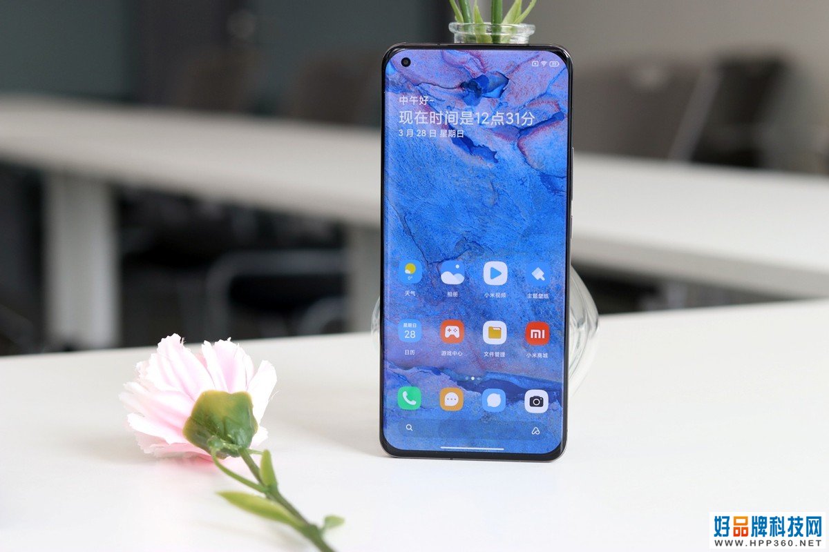 跌价900元，2K曲面屏+5nm芯片，12GB+256GB旗舰“迎战”iPhone13