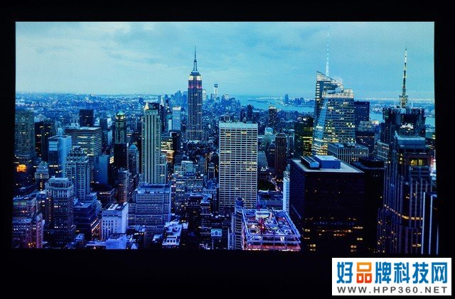 坚果智慧墙O1 Pro评测：用科技重塑光影 解锁交互新方式 