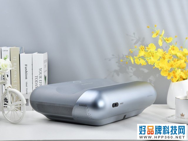 坚果智慧墙O1 Pro评测：用科技重塑光影 解锁交互新方式 