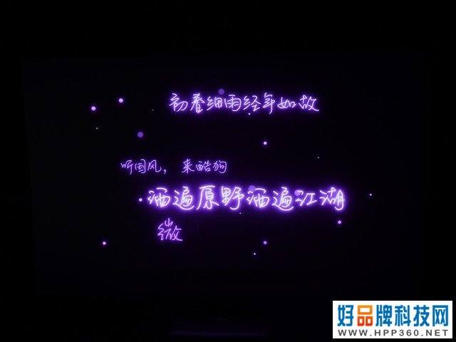 坚果智慧墙O1 Pro评测：用科技重塑光影 解锁交互新方式 