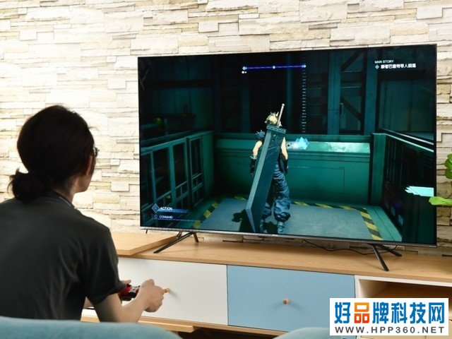 不同尺寸的电视选择壁挂式还是台式？ 