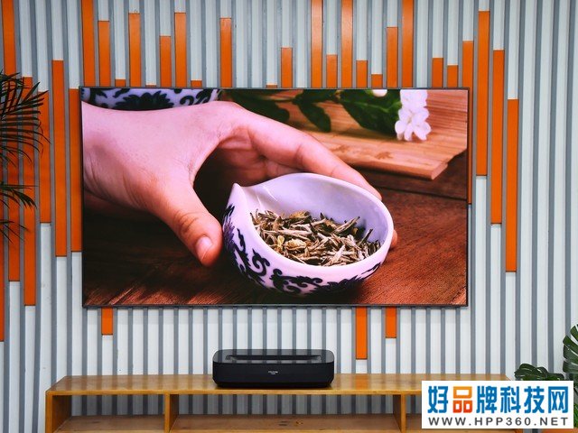 巨屏私影时代开启：海信80L9H激光电视测评 