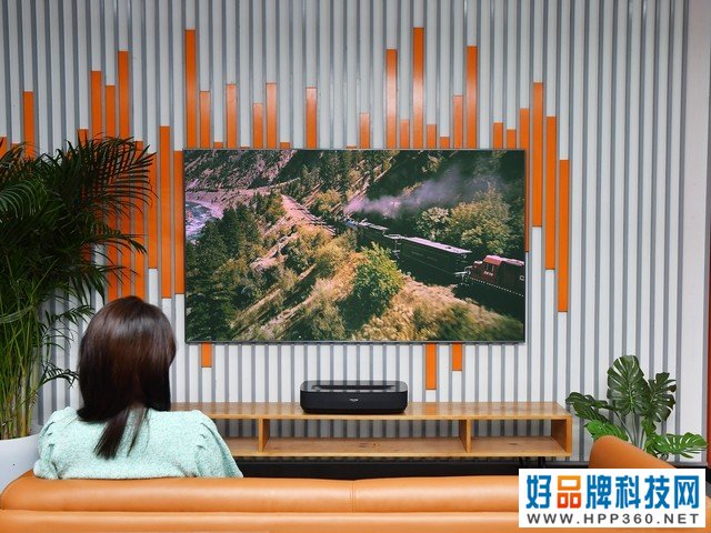 巨屏私影时代开启：海信80L9H激光电视测评 