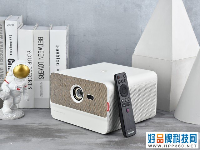 爱玩爱捣鼓 年轻人专属长虹便携Q3H投影评测 