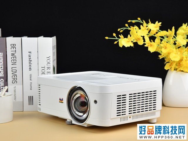 高亮度LED短焦 优派LS550WH投影机评测 