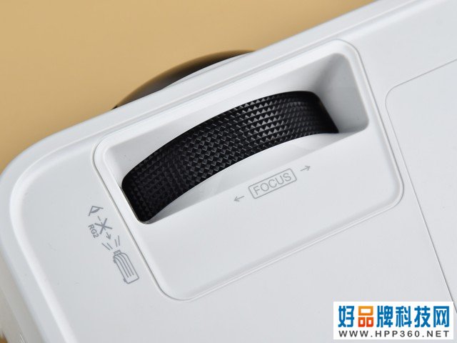 高亮度LED短焦 优派LS550WH投影机评测 