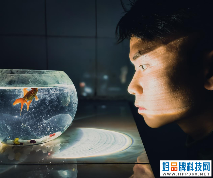 想选一款旗舰级拍照手机？认准它就够了