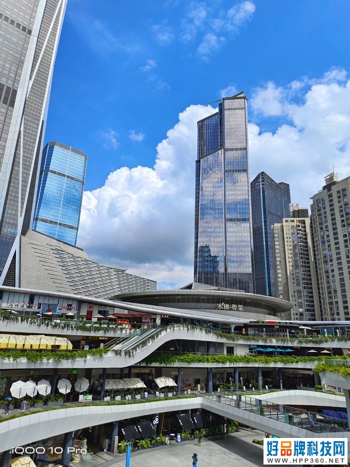 iQOO 10 Pro评测：重新定义充电时长的“赛道”之作