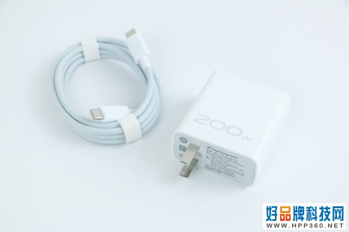 iQOO 10 Pro评测：重新定义充电时长的“赛道”之作