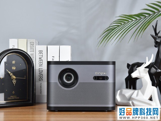 享受旗舰亮度体验 当贝F3 Air评测 