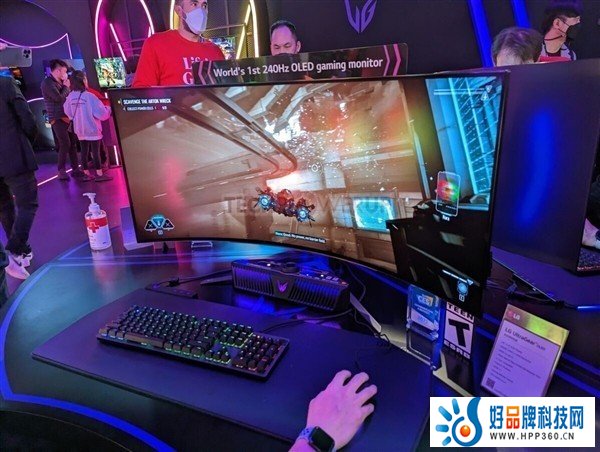 LG发布全球首款240Hz高刷OELD显示器:45寸曲率前所未有
