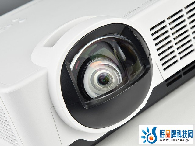 激光投影机该如何评价 实测这款投影机给你答案 