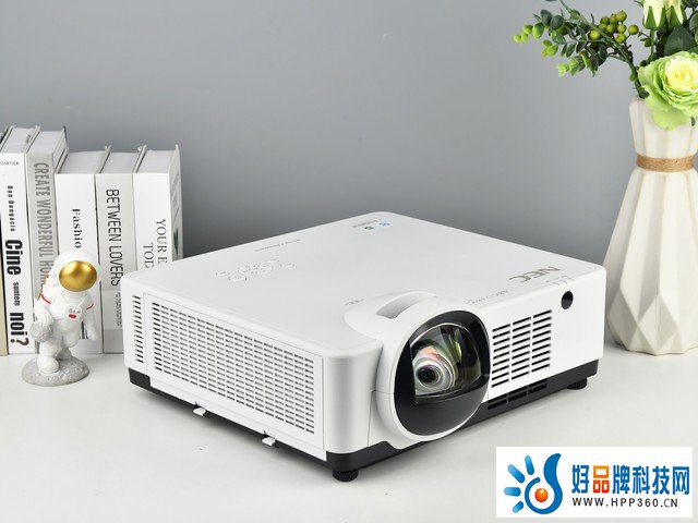 激光投影机该如何评价 实测这款投影机给你答案 