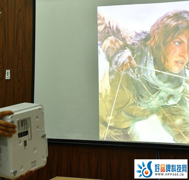 体积小巧能耗超低 优派LS740HD高亮激光投影机评测