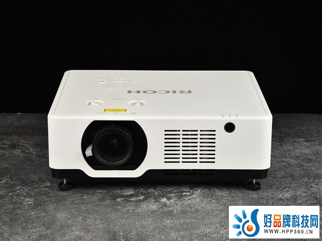 1.6倍大变焦 理光PJ RU330高亮激光投影评测