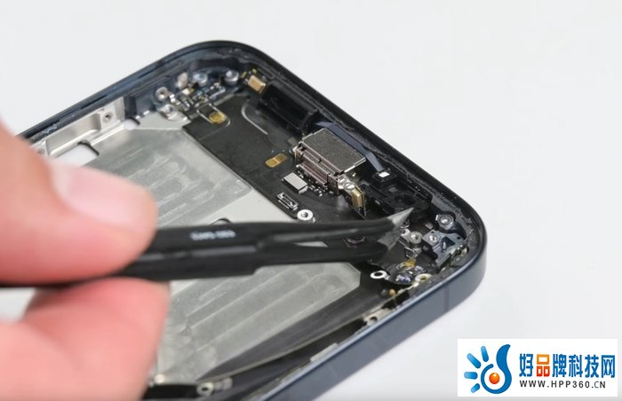基带升级，USB-C采用通用标准，但是牙膏依旧-iPhone 15 Pro Max拆解分析