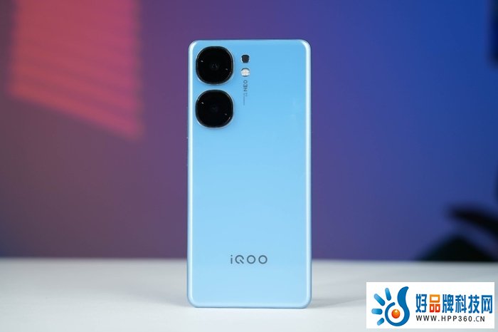 iQOO Neo9系列正式发布 天玑9300旗舰双芯 2299元起售