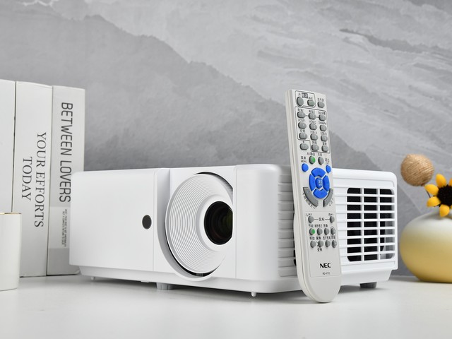飞鱼系列注重轻巧灵动 NEC NP-CR3200HL投影机评测 