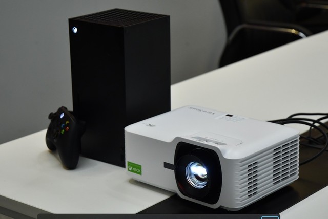 惊喜来袭！优派LX700-4K激光家庭影院官补1700元，还送4K电视盒子！